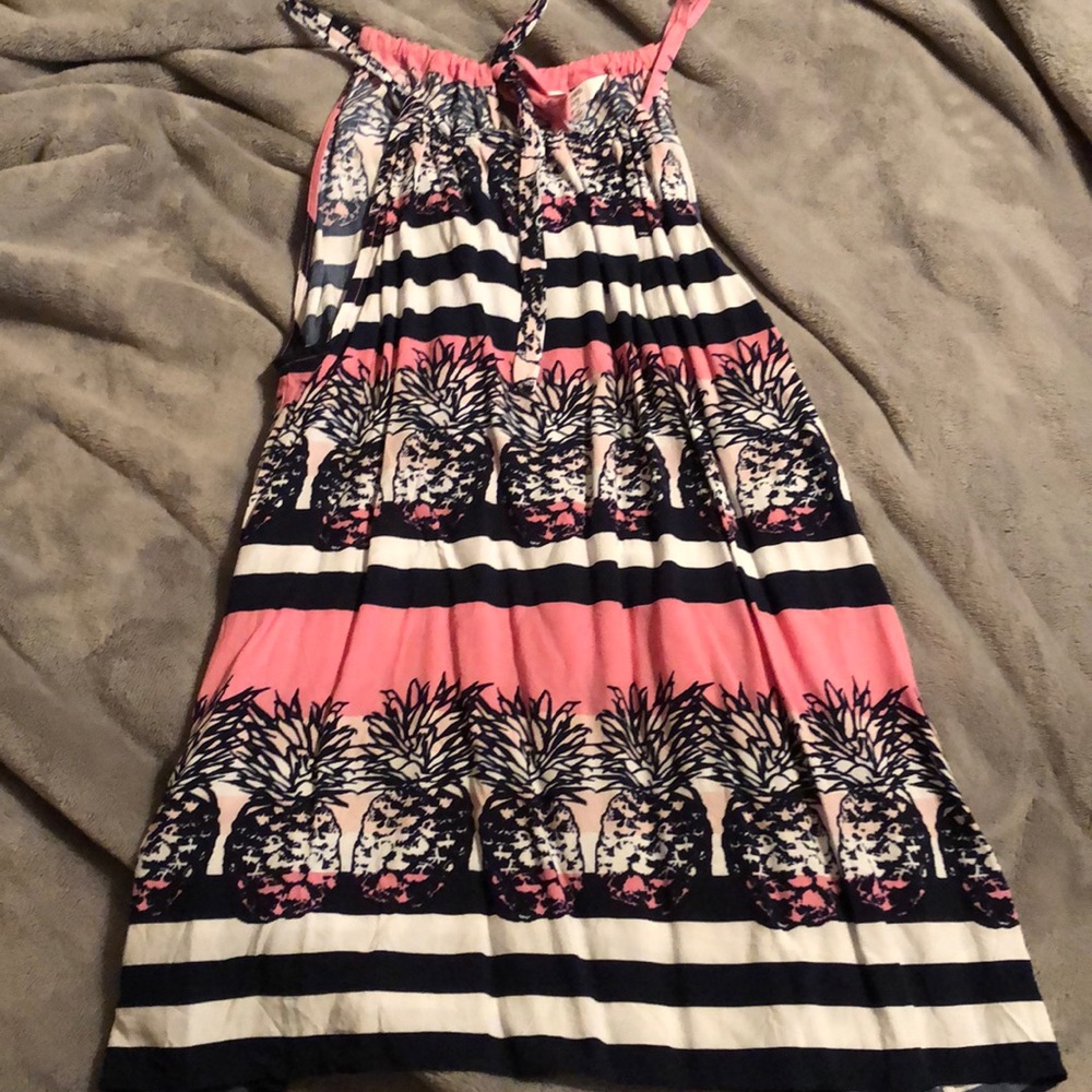 Crown & Ivy Size M Pineapple Tank Top